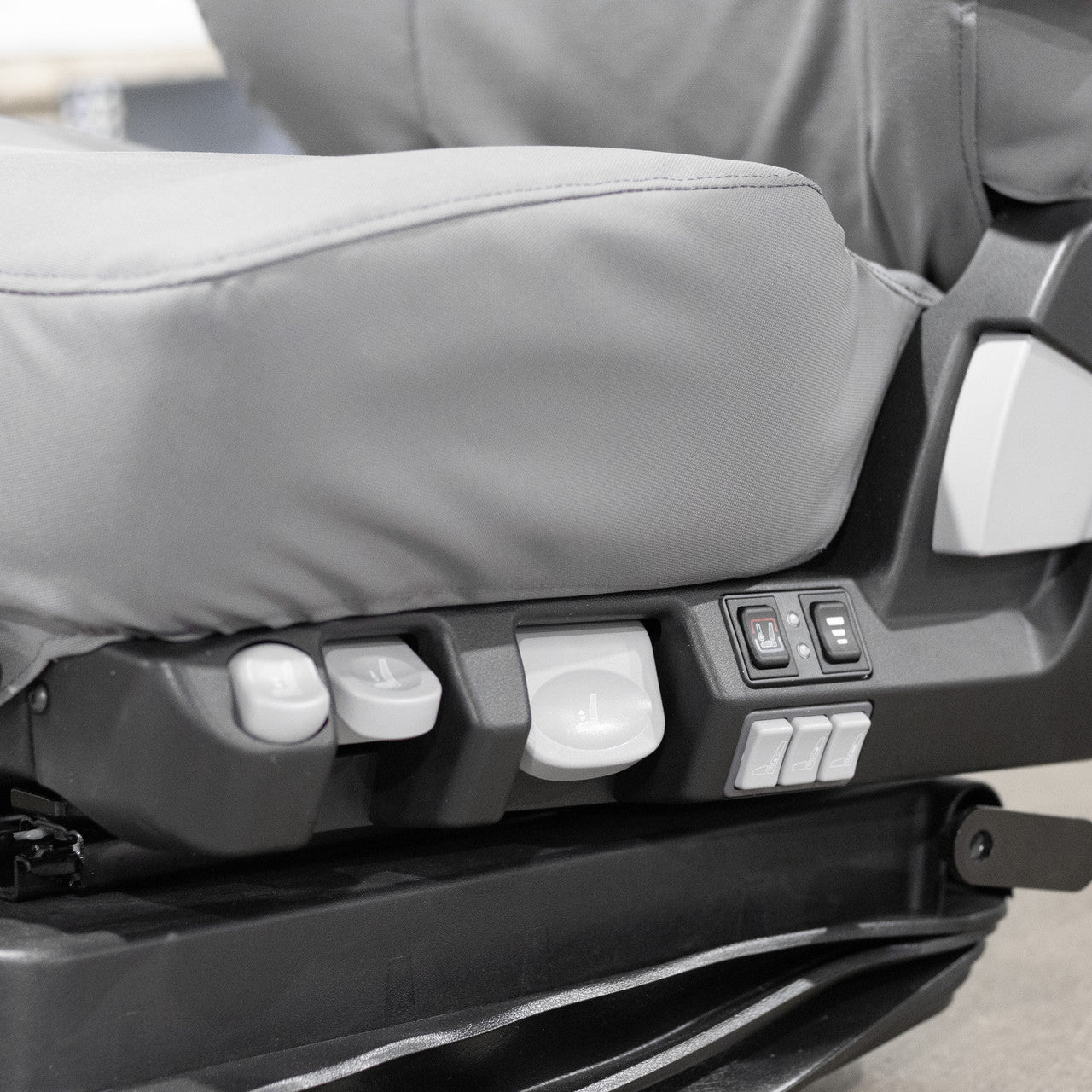 ISRI seat cover, works with all of the seat features